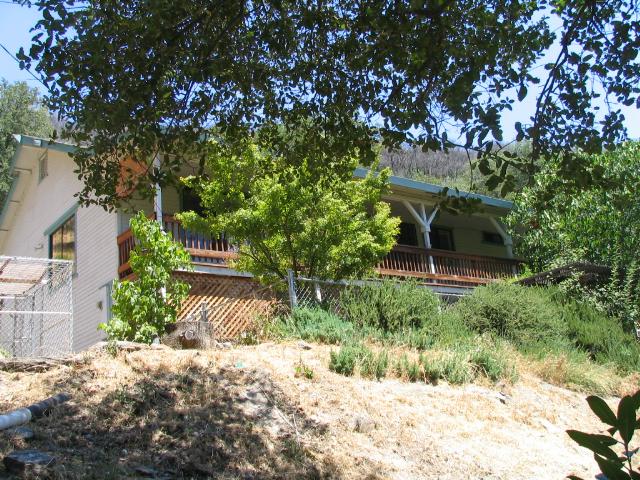 1 Southwest, front corner with front porch.JPG, 104 kB