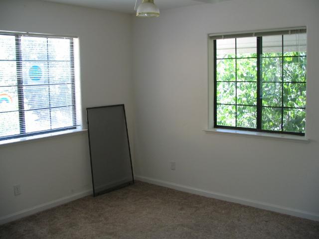 Southeast bedroom.JPG, 34 kB